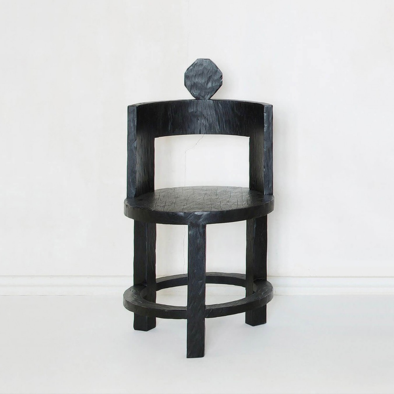 Wild Sculptural Chair 01