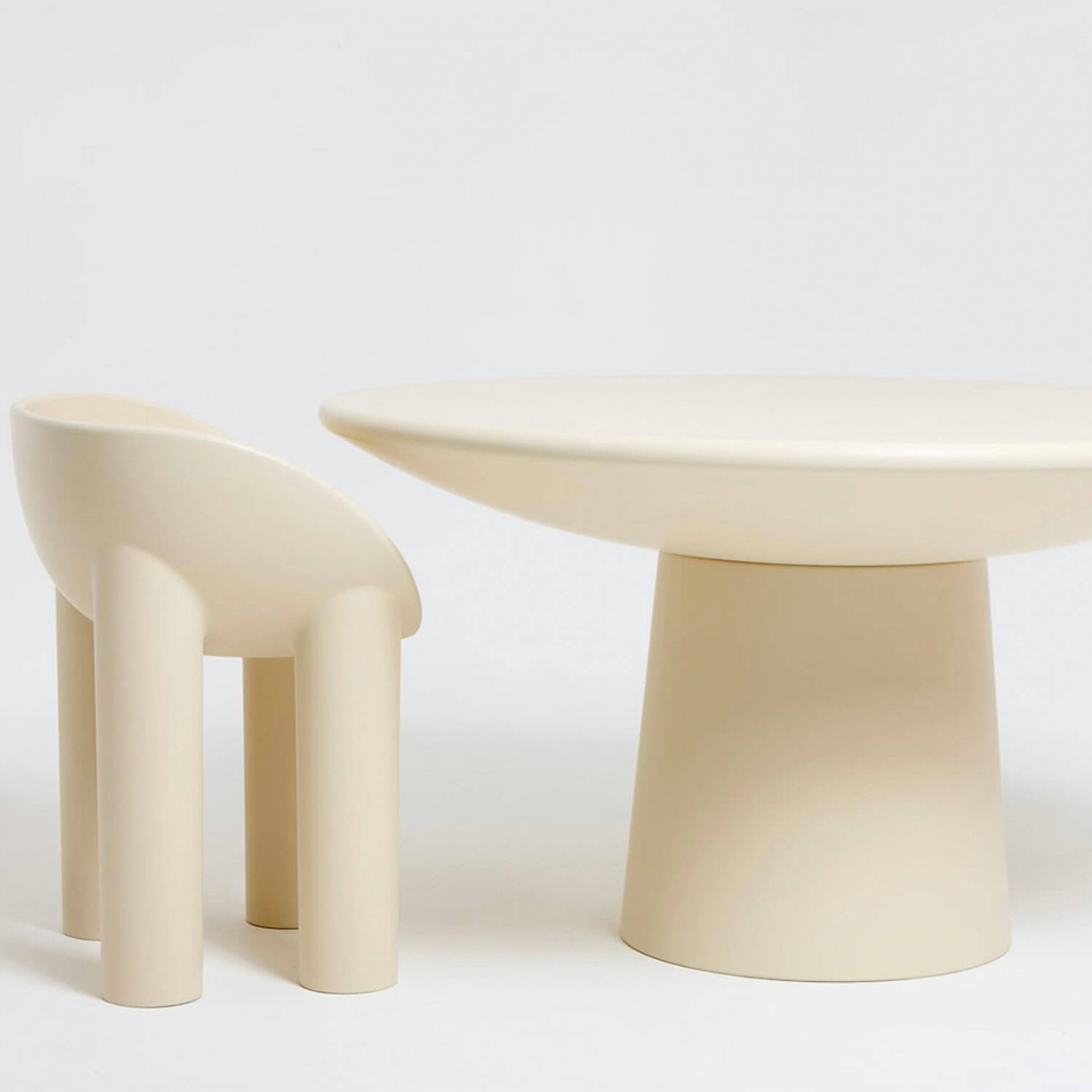 Roly-Poly Dining Table