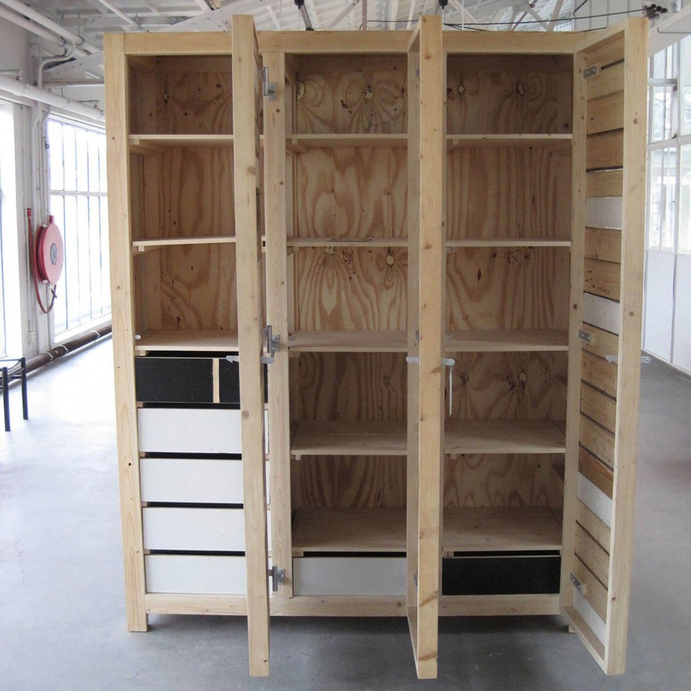 3-doors cupboard in scrapwood